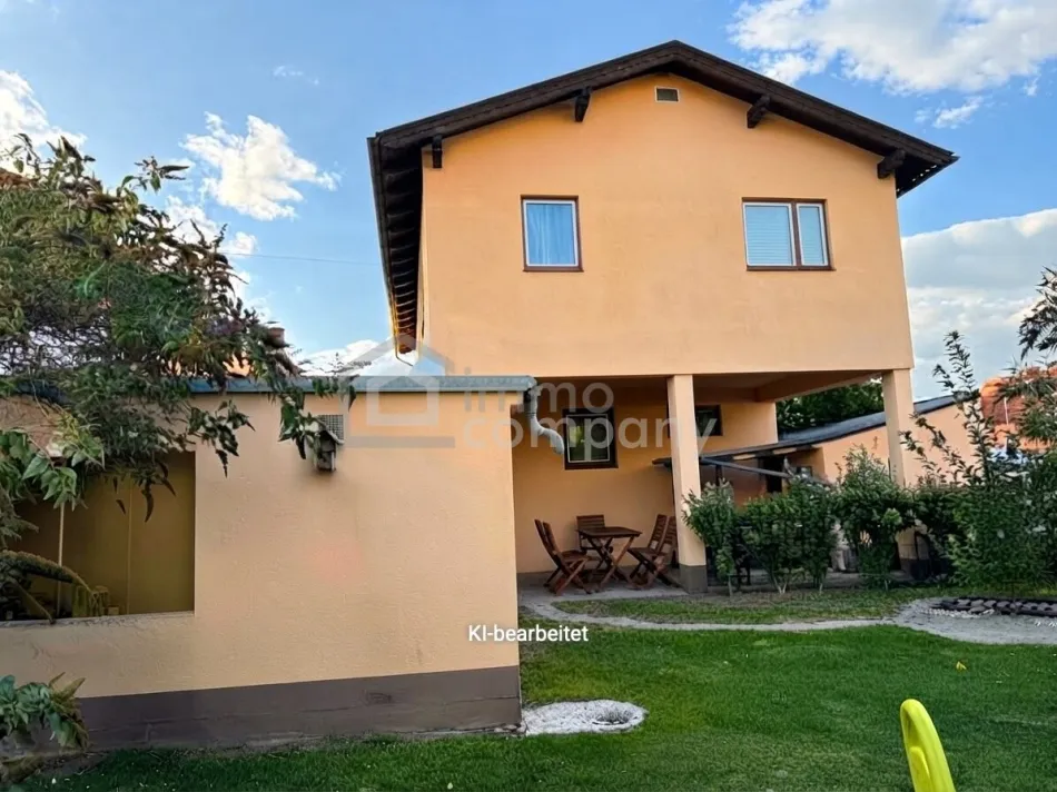 Für große Pläne ist schon Platz - Wohnhaus mit Garten und Doppelgarage in Ternitz – für Eigennutzung & Investoren interessant - Titelbild
