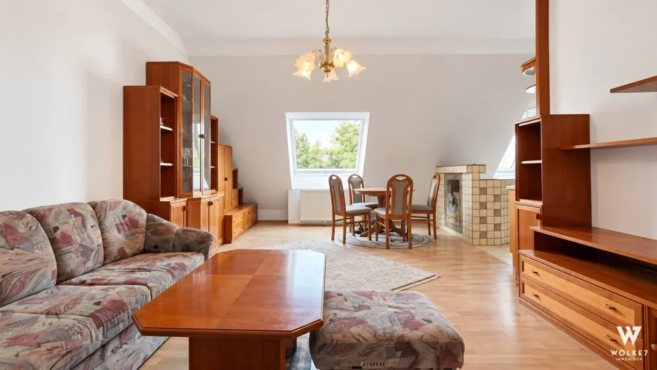2-Zimmer-Dachgeschosswohnung mit Grünblick, Sauna und Terrassennutzung I Nahe U3 Simmering - Bild
