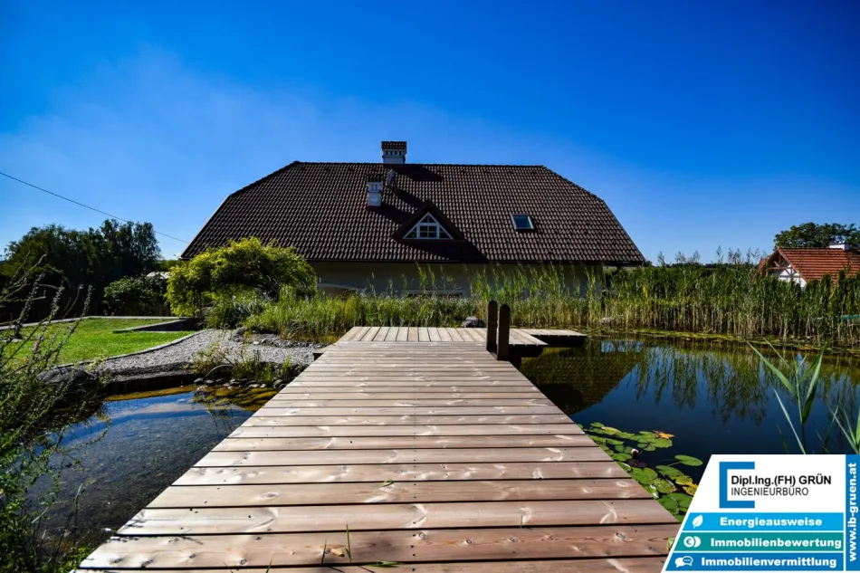 Viel Platz in begehrter Lage – Familienhaus mit Schwimmteich - Titelbild