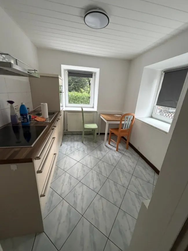 Mehrfamilienhaus mit Garten und vielseitigem Gestaltungspotenzial - Bild