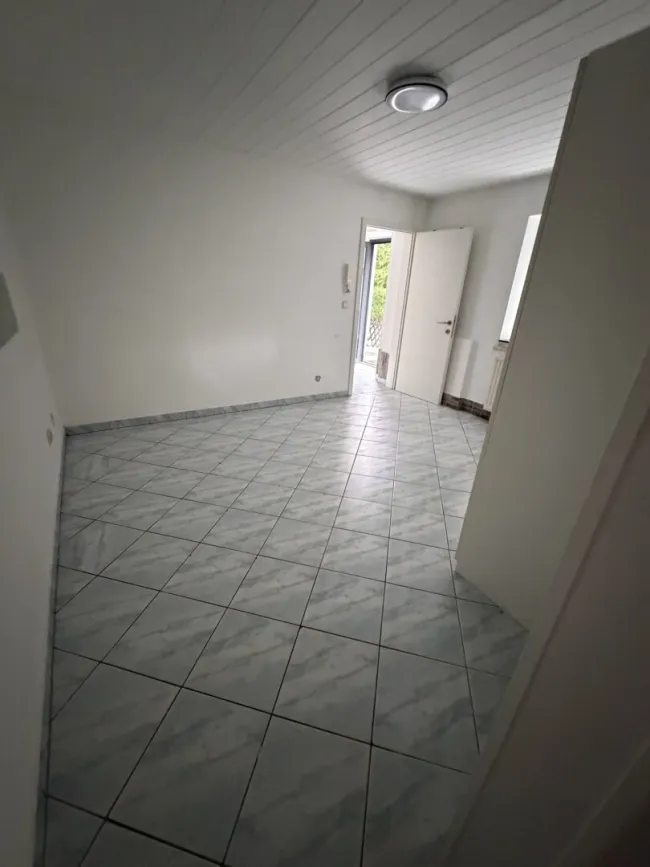 Mehrfamilienhaus mit Garten und vielseitigem Gestaltungspotenzial - Titelbild