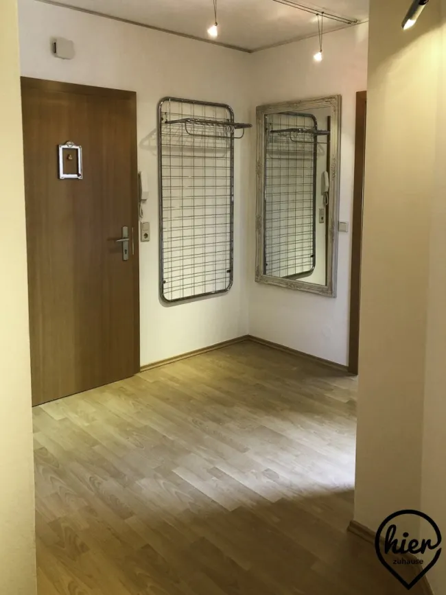 Eggenberg: 2-Zimmer-Küche Wohnung mit Terrasse und TG-Platz - Bild