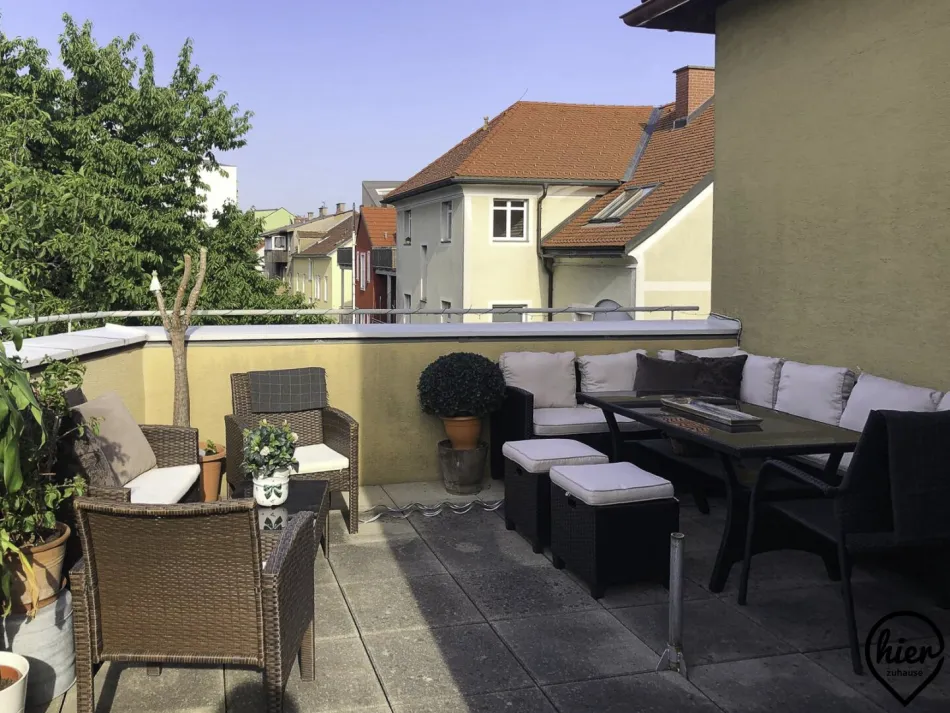 Eggenberg: 2-Zimmer-Küche Wohnung mit Terrasse und TG-Platz - Titelbild