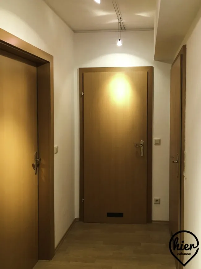 Eggenberg: 2-Zimmer-Küche Wohnung mit Terrasse und TG-Platz - Bild