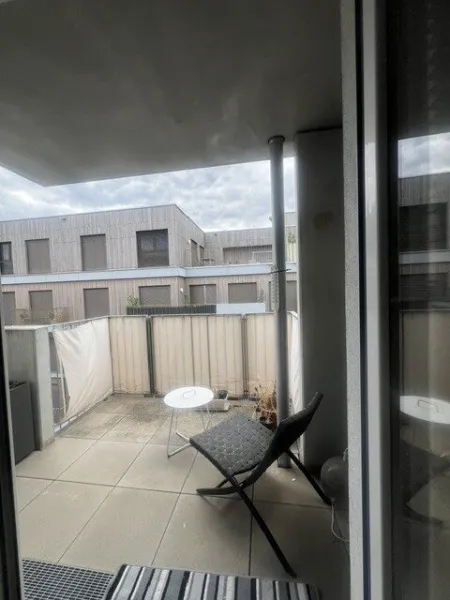 Helle 2-Zimmer-Wohnung mit Balkon, Einbauküche komplett möbliert 6. Liftstock! - Bild