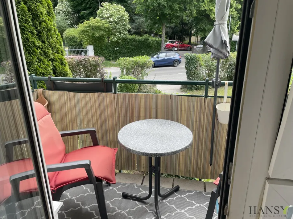 2 Zimmer Wohnung mit Loggia & Stellplatz in begehrter Lage - Bild