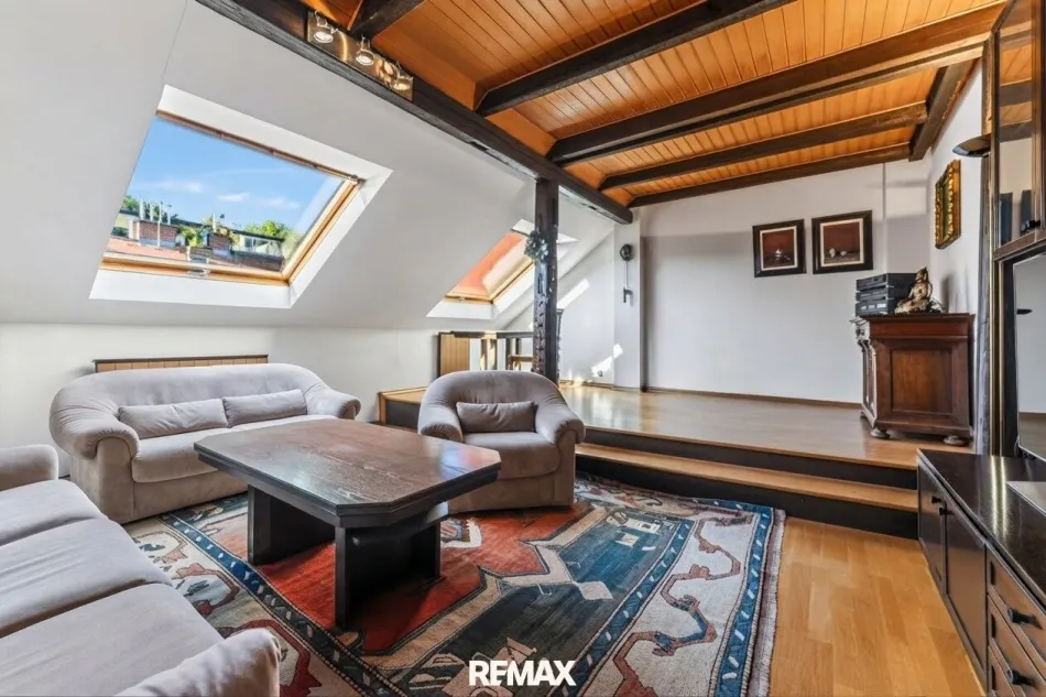 Altbaucharme über den Dächern von Graz – großzügige 111 m² Wohnung mit Balkon in Jakomini - Titelbild