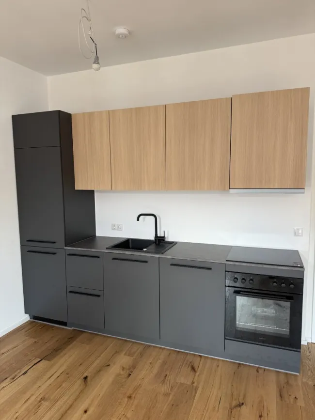 Moderne 2-Zimmer-Wohnung mit Balkon, Stadt- und Grünblick in zentraler Lage in Graz, vollsaniert! - Bild