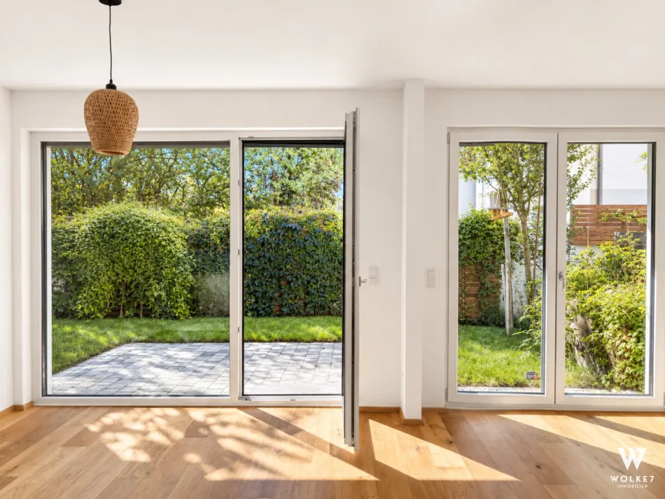 Sonnige Neubau-Gartenwohnung mit Terrasse & Garten | Exklusive Ausstattung | Nähe U2 - Bild