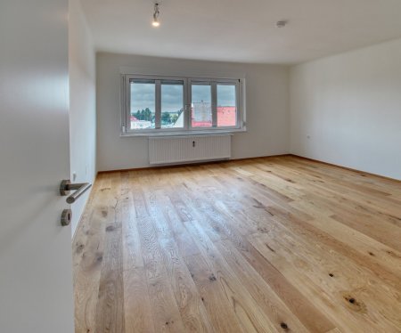 Schlossbergblick zum Genießen: 2-Zimmer-Balkonwohnung in perfekter Lage