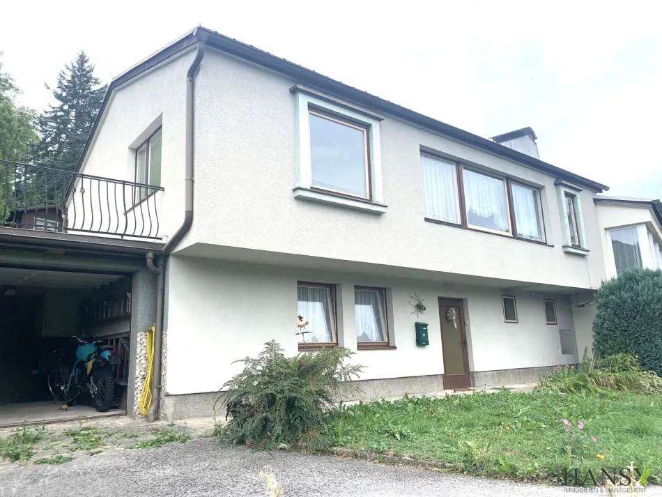 Charmantes Einfamilienhaus mit außergewöhnlicher 60er-Jahre-Architektur, Gartenhaus und traumhafter Aussicht - Bild