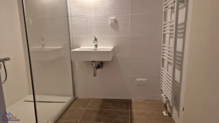 MIETEN ODER SELBST WOHNEN! PROVISIONSFREI! Sanierte 2-Zimmer-Wohnung 59 m² in 1230 Wien, U-Bahn-Nähe, Lift, nur 274.000€!
