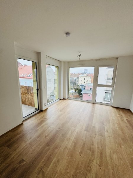 TRAUMHAFTE 2-Zimmer-Balkonwohnung in Lend mit herrlichem Balkon und Tiefgaragenparkplatz