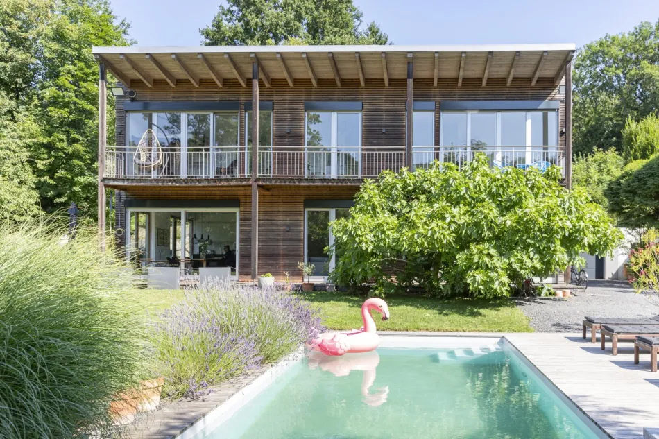 Natur trifft Moderne: Traumhaus mit prachtvollem Garten, Pool und nachhaltiger Ausstattung in Rekawinkel - Bild