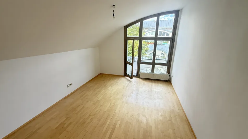 4,5 Zimmer-Wohnung mit FREIFLÄCHE in ruhiger Lage nahe dem Auhofcenter / Hadersdorf! - Bild