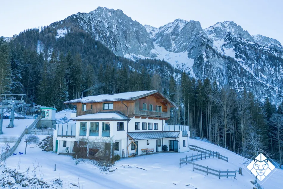 Berghof an der Bergstation Zahmer Kaiser – Gastronomie & Beherbergung in Alleinlage - Bild