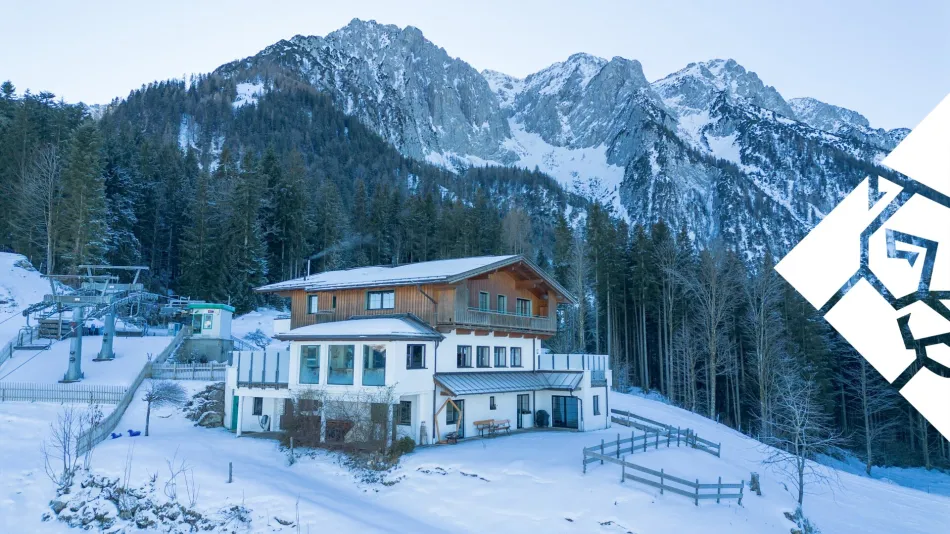 Berghof an der Bergstation Zahmer Kaiser – Gastronomie & Beherbergung in Alleinlage - Titelbild