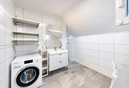 Badezimmer (OG)