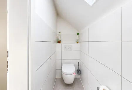 WC (OG)
