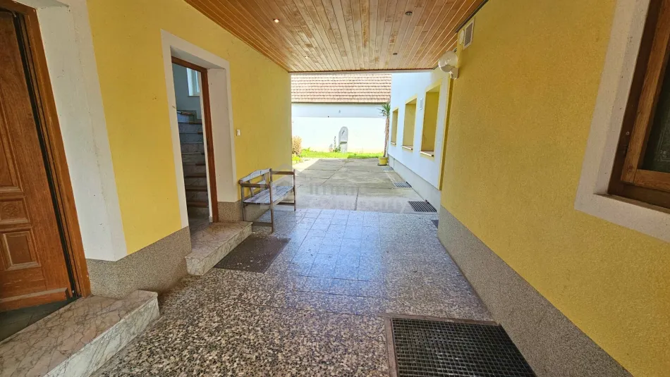 Lässiges Mehrfamilienhaus, saniert 2023, mit 179m² Wohnfläche in Gallbrunn zu vermieten! - Bild