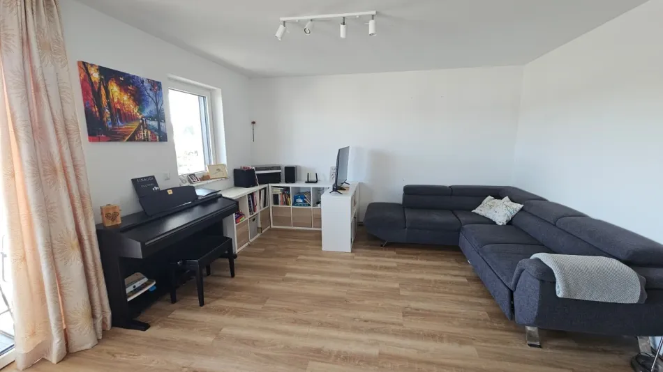 Moderne 3-Zimmer-Wohnung in St. Martin: Balkon und zwei Stellplätze! - Bild