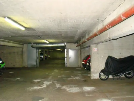Antonsplatz 18-19 | Garagenplätze - Bild