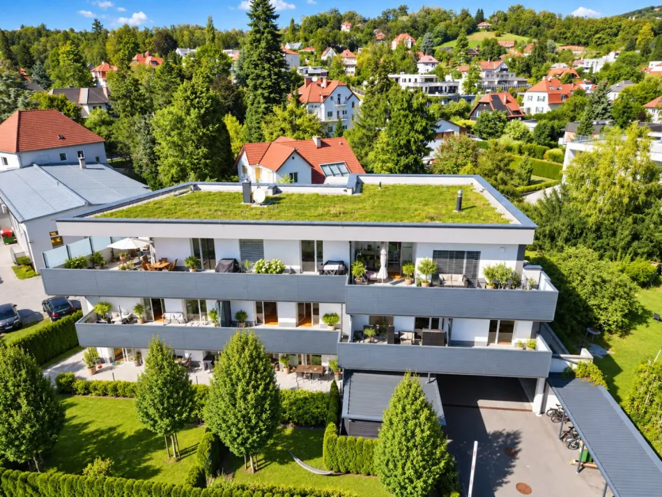 Erstbezug nach Sanierung! Helle 2-Zimmer-Wohnung mit 14 m² Terrasse in traumhafter Lage - Titelbild
