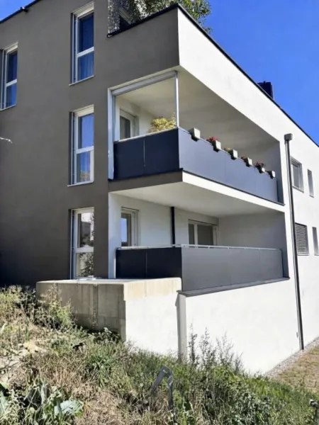 Wohnhaus mit Loggia Top 4