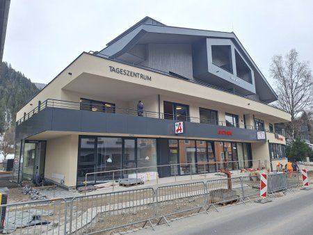 Arzt- und Therapeutenpraxis im Ortzentrum von Eben im Pongau