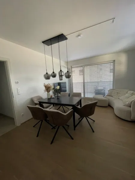 Moderne 2-Zimmer-Mietwohnung mit Großbalkon und Stellplatz in Ried im Innkreis