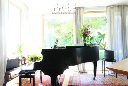 GRÜNES PARADIES | Großzügiger (Zweit-)Wohnsitz mit Pool, Sauna und viel Grün!