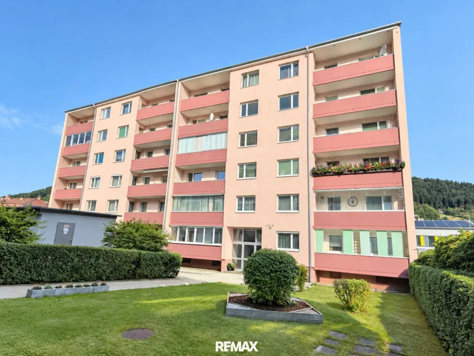 **** Charmante 2-Zimmer 61m² Wohnung in Mürzzuschlag mit 9m² Loggia, gepflegte Einbauküche, Bad und WC! **** - Titelbild