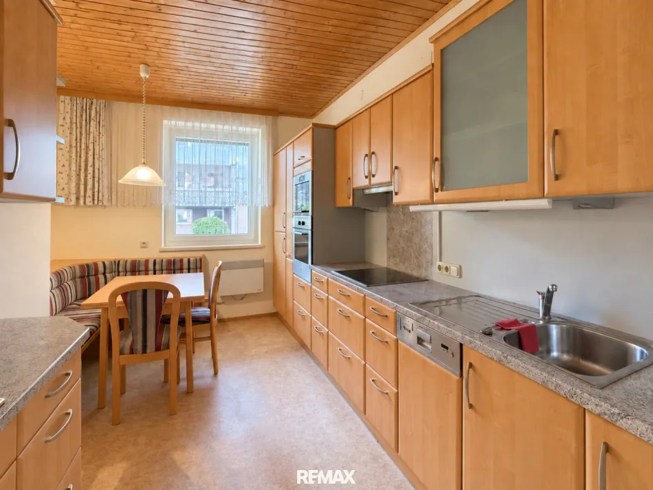 **** Charmante 2-Zimmer 61m² Wohnung in Mürzzuschlag mit 9m² Loggia, gepflegte Einbauküche, Bad und WC! **** - Bild