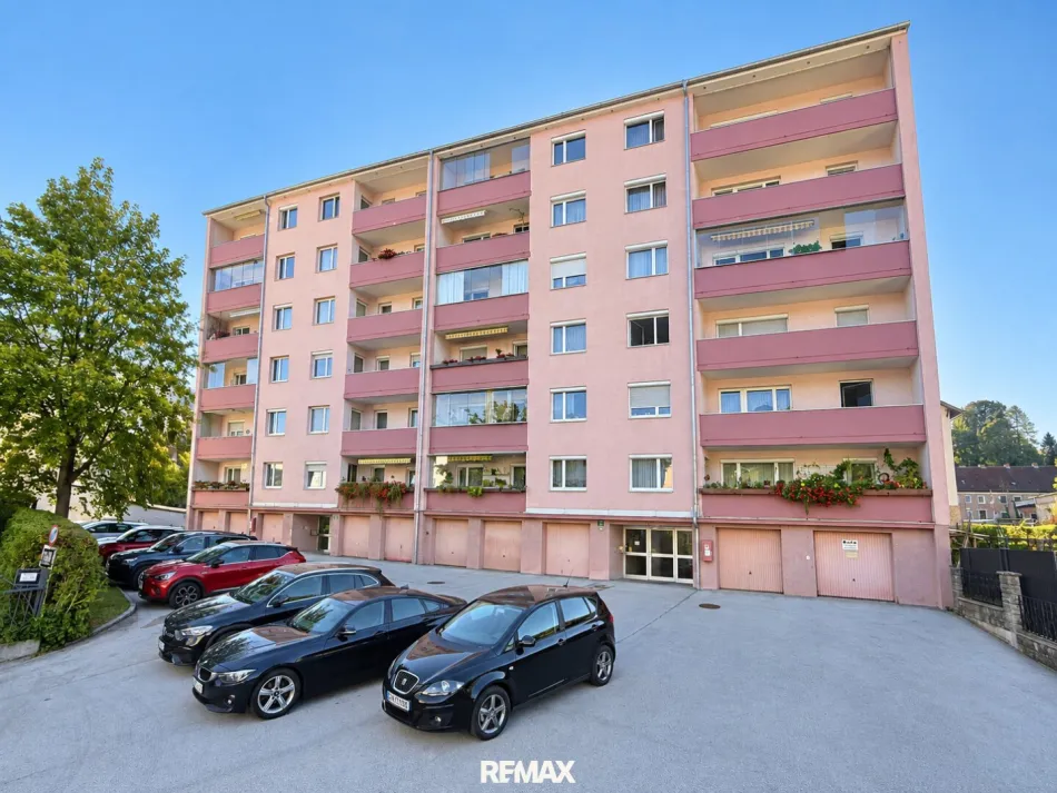 **** Charmante 2-Zimmer 61m² Wohnung in Mürzzuschlag mit 9m² Loggia, gepflegte Einbauküche, Bad und WC! **** - Bild