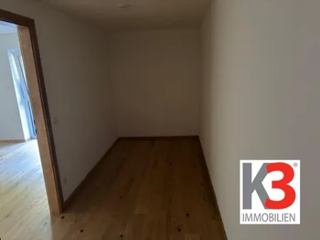 Einmaliges Konzept-Restaurant,Sauna, Yoga, Kraftraum im Haus-Überzeugende 95m² Wohnung - 2 Bäder, Südbalkon, Bestausstattung - Bild