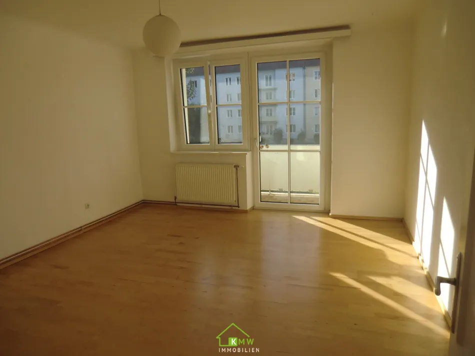 Helle 3 Zimmerwohnung mit Balkon in angenehmer Wohnlage - Bild