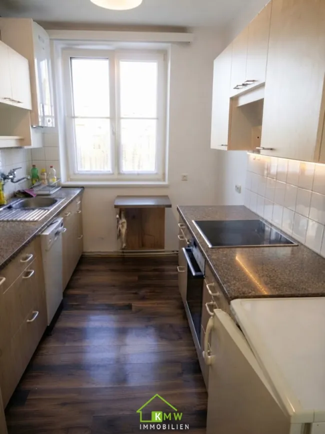 Helle 3 Zimmerwohnung mit Balkon in angenehmer Wohnlage - Titelbild