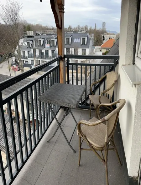 Beeindruckende 3 Wohneinheiten mit Terrasse und Garten - Bild