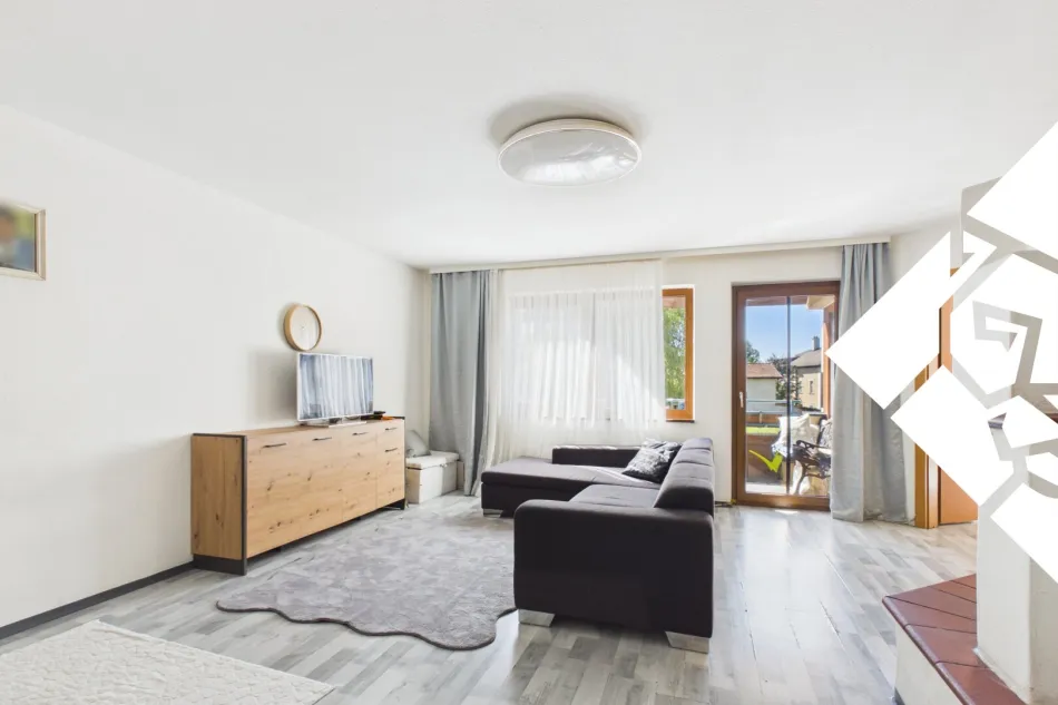Gemütlichkeit trifft Potenzial: Wohnung in Zentraler Lage mit Kachelofen zu kaufen! - Titelbild