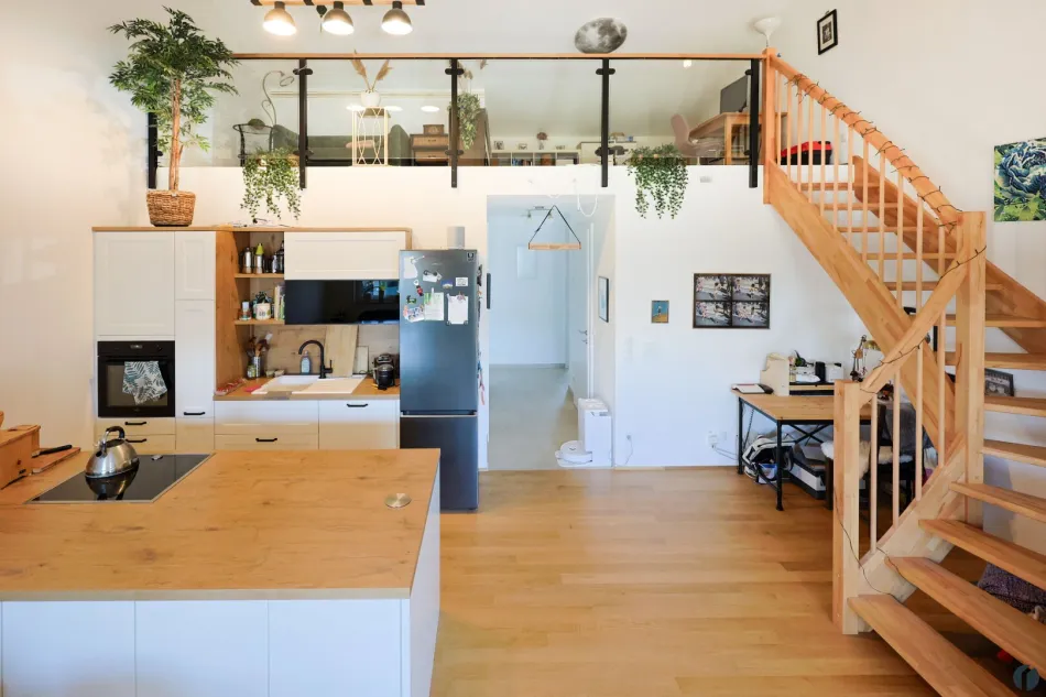 Wohnzimmer mit Blick in den Flur