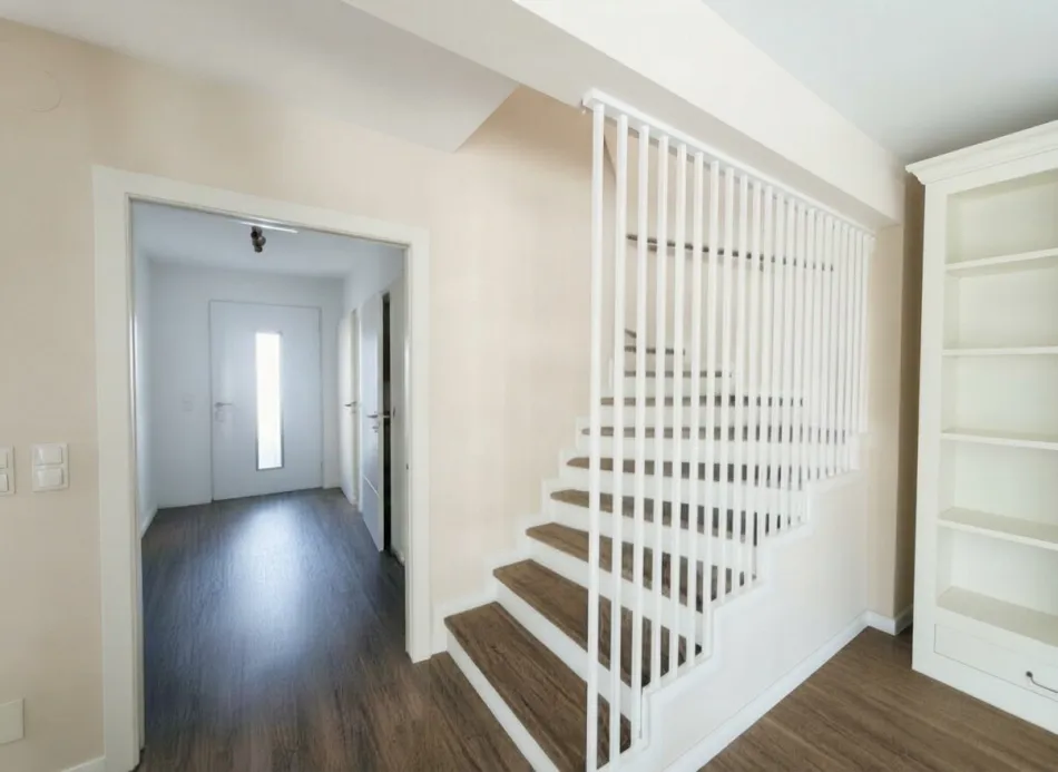 MODERNES REIHENHAUS IN RUHIGER LAGE - NÄHE EBREICHSDORF - Bild