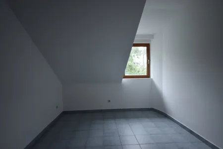 Schlafzimmer - Kleine helle 2 Zimmer Wohnung mit Balkon und PKW-Stellplatz Miete Grödig Salzburg