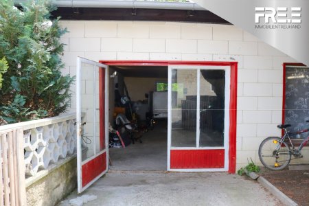 IDYLLISCHE LAGE | Teilrenovierter Bungalow mit riesiger Garage