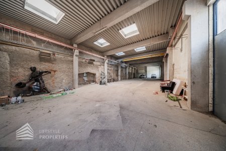 Attraktives Gewerbejuwel: Lagerhalle + Büroflächen mit Photovoltaik direkt am Bahnhof