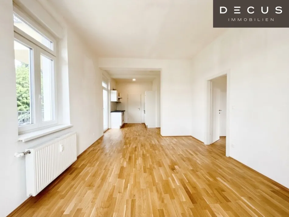 | CHARMANTE 2-ZIMMER WOHNUNG MIT GROSSZÜGIGER SW-TERRASSE | IN WUNDERSCHÖNER ALTBAU-VILLA | HELL & GEMÜTLICH | IDEAL FÜR STUDENTEN, SINGELS ODER PÄRCHEN | NÄHE MED-UNI | TOP LAGE - Titelbild