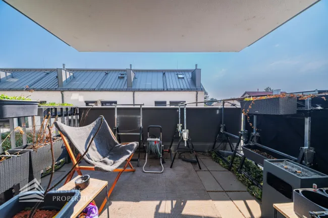 Modernes Duplex mit Eigengarten und Terrasse – Stilvolles Wohnen auf zwei Ebenen nahe der UNO-City - Bild