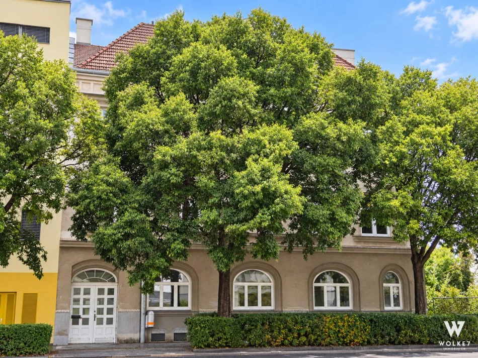 Zinshaus in Floridsdorf | Bestandsfrei | ca. 443 m2 Nutzfläche | 5 Wohneinheiten | Grundstück mit ca. 484 m2 | Rohdachboden mit Ausbaupotenzial | Garten - Titelbild