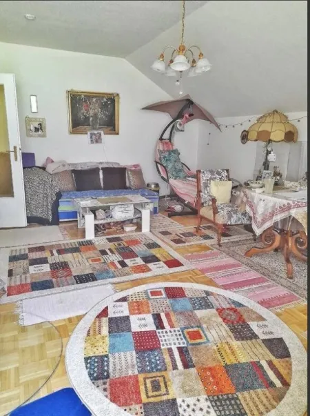 Geräumige 4-Zi-Wohnung in Bad Bleiberg mit Garten, Garage & Südbalkon um 179.000 € - Bild