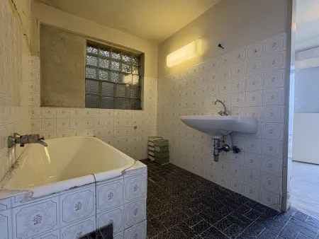 Badezimmer 3 (Altbestand)