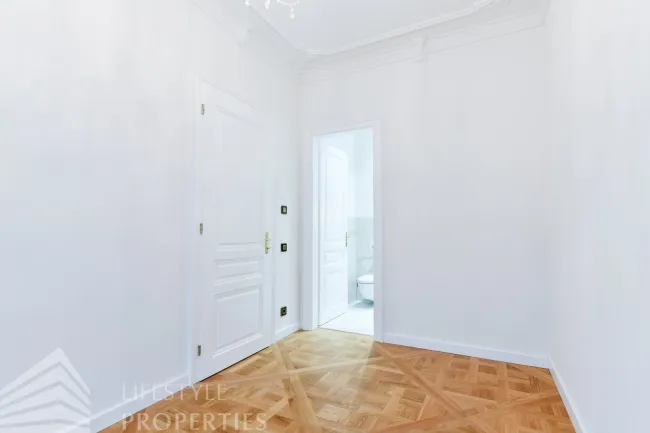 Luxuriöse 2-Zimmer-Altbauwohnung im Herzen der Innenstadt - Bild